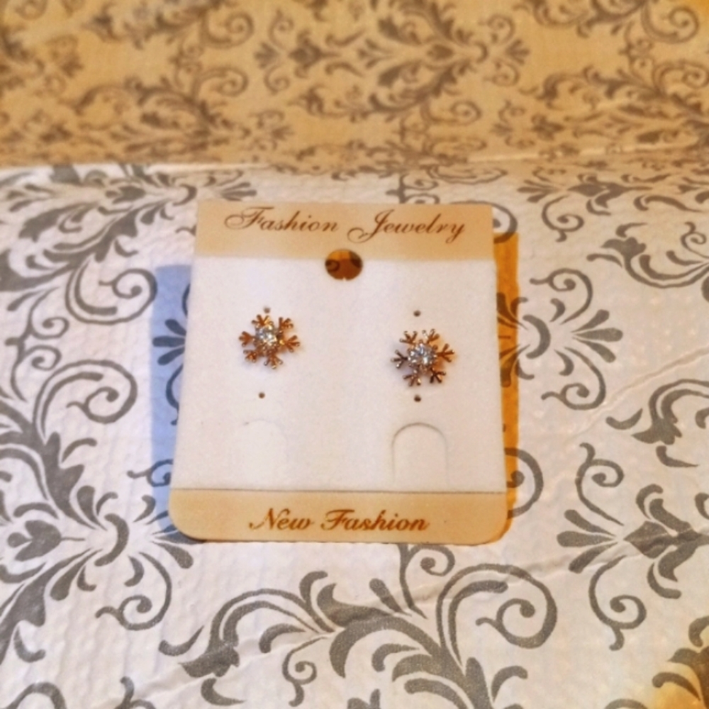 18K Rose Gold Snowflake Stud Earrings